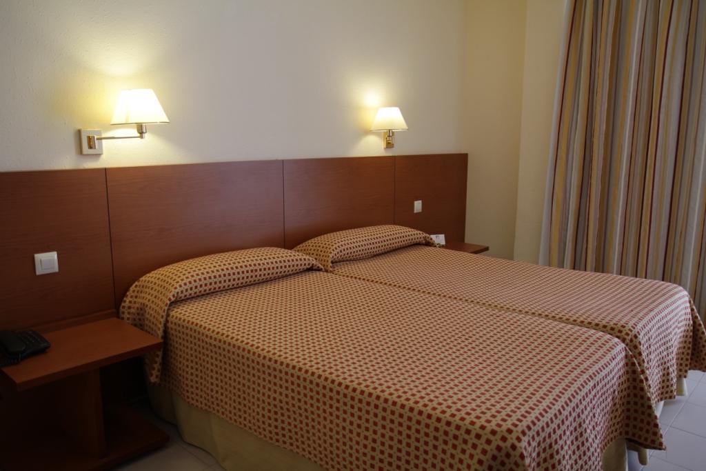 Hotel Mediterraneo Roses Ngoại thất bức ảnh